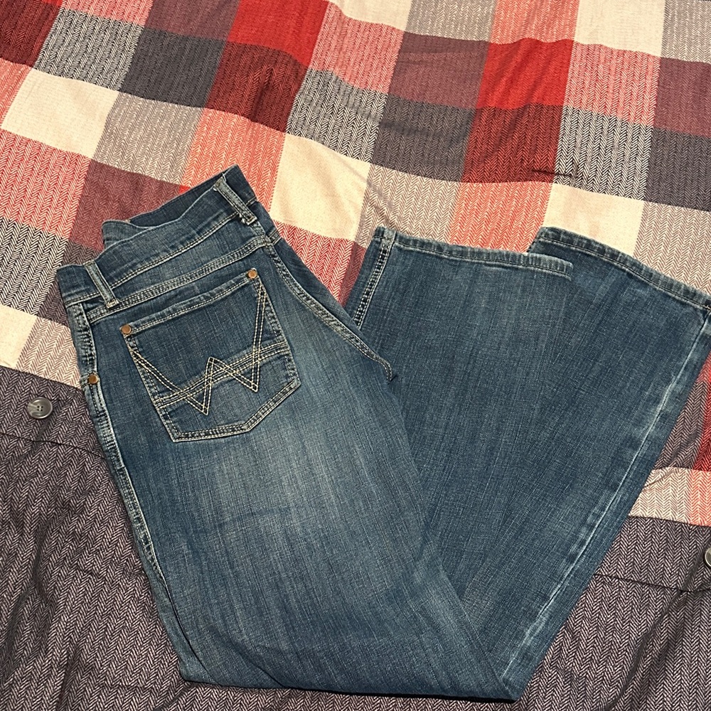 Blue Denim Jeans with Pocket Stitching